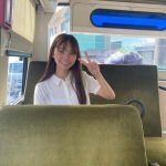 NMB48 本郷柚巴、大自然に映える水着オフショットで美バスト大胆披露