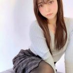 コスプレイヤー 星乃まみ、黒タイツが最高なOL風コスプレ披露