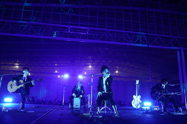 【ライブレポート】HYDE、「20th Orchestra Concert HYDE 黑ミサ 2021 Halloween」開催! DAIGO・手越祐也もゲスト出演