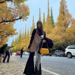 lol moca、紅葉満開のイチョウ並木をバックにした美麗ショットを公開！「素敵すぎる〜」