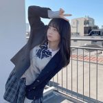 Peel the Apple 黒嵜菜々子、現役高校生の制服ショットに反響ぞくぞく