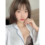 #ババババンビ 水湊みお、パジャマから美乳チラ見せ「いい夢見てね」