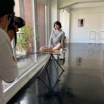 桜田茉央、黒白シンメ水着姿のオフショットを公開「みんなもうゲットしてくれたかな?」