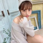 竹内星菜、何も着てない!? 肌見せカーディガンがセクシーすぎる