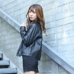 レースクイーン・柳はるがクールなブラックコーデで登場！