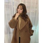 石川恋、お気に入りコートを着た『しふく』姿に絶賛の声