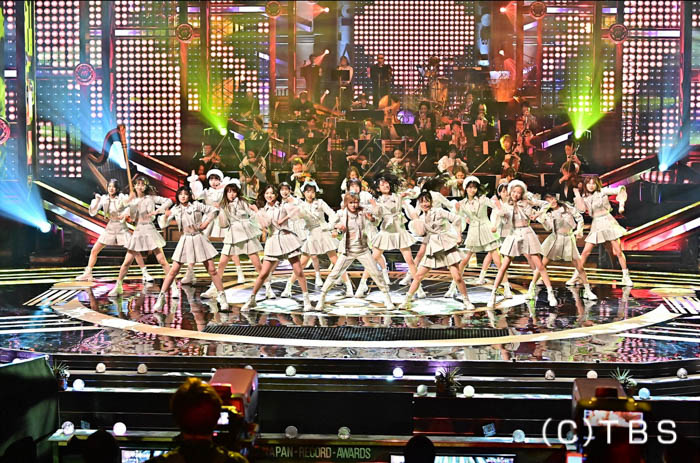【レコ大】AKB48『本気』のロックダンスを見せつけた『根も葉もRumor』で圧倒!!＜第63回 輝く！日本レコード大賞＞