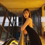 新木優子、黒ドレスコーデで美脚チラリ「国宝級美人」「最高すぎるビジュアル」