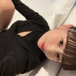 望月琉叶、上目遣いで見つめる自撮りショットに反響ぞくぞく