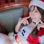 コスプレイヤー・星乃まみ、サンタクロース姿で白肌美脚をプレゼント!