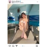 平田梨奈、プールで美脚披露!「リアルマーメイド降臨」と話題に