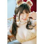 伊織もえ、クマ耳ツインテールが可愛すぎるビキニショット公開