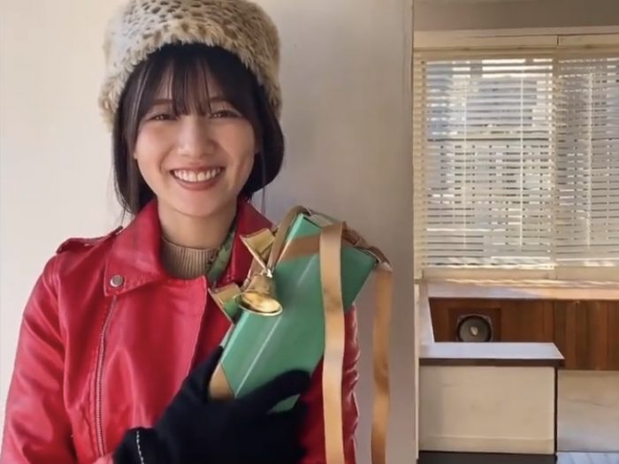 日向坂46 河田陽菜、CM 「クリスマス・エクスプレス」を完全再現! !