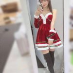 花咲れあ、胸元セクシーなサンタコスで美乳を見せつけ！「か、か、可愛いすぎる」