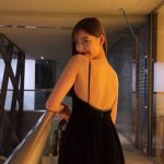 新木優子、黒ロングドレスのスリットから麗しい美脚を披露！「美しすぎる」