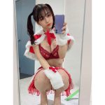 伊織いお、「目のやり場に困る」肌見せサンタに変身「一緒にクリパしたい」