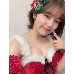 SKE48 北野瑠華、デコルテ披露のサンタ衣装ショットをお届け!「最高なクリスマスプレゼントです」
