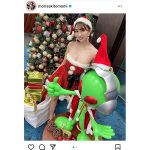 森咲智美、デコルテ大胆見せのミニスカサンタコスをお届け!!