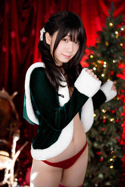 伊織もえ、クリスマス・イブに脱ぎサンタコスをお届け!「可愛いさが神がかってる」
