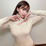 森咲智美「下履き忘れちゃった」、ハイレグニットをセクシーに着こなし