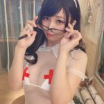 コスプレイヤー・望月もち子隊長、モロ見えのナース服で透け感セクシー!「おひとついかがですか?」