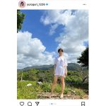 AKB48 小栗有以、白シャツ×美脚に見惚れる写真集オフショット公開!