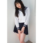 手羽先センセーション 佐山すずかの『流し目セーラー服』ショットにドキドキ「これは買わなければ!」