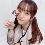 HKT48 田島芽瑠、今年のクリスマスは「かじっちゃえ」! 可愛すぎる上目遣いに「プレゼントあげたくなる」