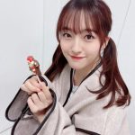 HKT48 田島芽瑠、今年のクリスマスは「かじっちゃえ」! 可愛すぎる上目遣いに「プレゼントあげたくなる」