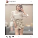 由良朱合、ミニスカートで色白美脚を披露!「ドキドキが止まりません」