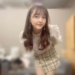 由良朱合、ミニスカートで色白美脚を披露!「ドキドキが止まりません」