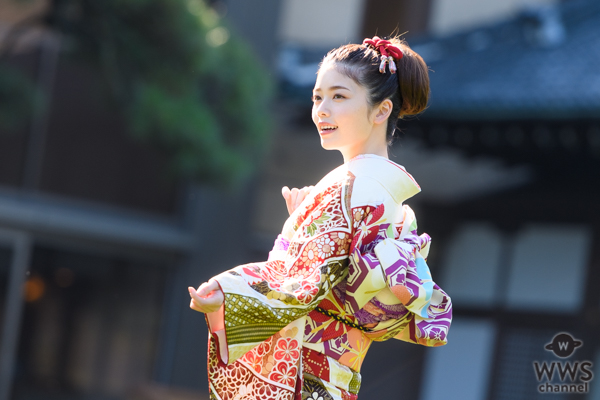 小芝風花、白地の晴れ着姿を華やかに披露 ＜オスカープロモーション新春晴れ着撮影会＞