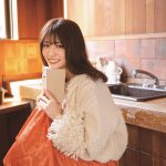 長濱ねる、白ニット姿で微笑み 「幻冬舎 冬の読書フェア」でプレゼントキャンペーンも