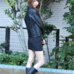 【写真特集】柳はるがクールなブラックコーデで登場！レースクイーン衣装で2021年を振り返って語る！