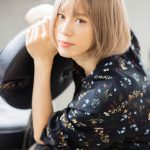 沢城千春のファースト写真集「しゃべらなきゃイイ男」を自身の誕生日に電子版で配信