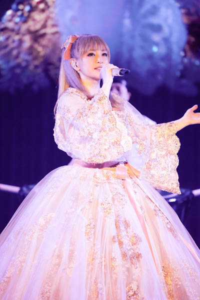 浜崎あゆみ、代々木にて2年ぶりとなるカウントダウンライヴを開催