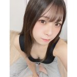 コスプレイヤー・紅羽りお、隙間が気になるスポブラ姿に釘付け!