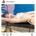 コスプレイヤー・藍沢梨夏、隙間から横乳ライン披露！ワキ見せ水着ショットが話題