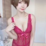 コスプレイヤー・相良ましろ、透け感がスゴいランジェリー姿で悩殺