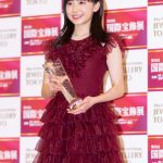 芦田愛菜、初めて身につけたジュエリーに「とても身が引き締まります」＜第33回 日本ジュエリーベストドレッサー賞＞