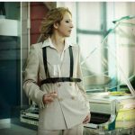 YOSHIKI、ワイン片手の美麗ショットで新年メッセージを公開！「今年は動きます」