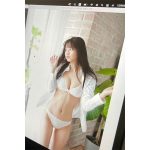 Peel the Apple 黒嵜菜々子、制服シャツを羽織った純真ビキニオフショット披露