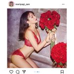 永尾まりや、赤黒のランジェリー姿で魅せる抜群プロポーション