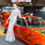 【写真特集】「東京オートサロン2022」で出会った美女・ナガタニサヤカさん、ミヤさん、萩原真都香さんが煌びやかなドレスコーデを披露