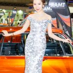 【写真特集】「東京オートサロン2022」で出会った美女・ナガタニサヤカさん、ミヤさん、萩原真都香さんが煌びやかなドレスコーデを披露