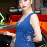 【写真特集】「東京オートサロン2022」で出会った美女・ナガタニサヤカさん、ミヤさん、萩原真都香さんが煌びやかなドレスコーデを披露