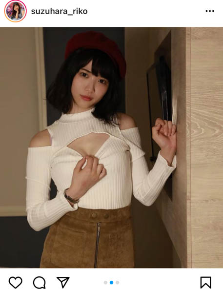 鈴原りこ、情感たっぷりの眼差しで見せる美谷間