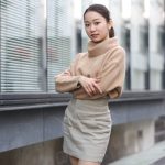 【2021ベストオブミス東京代表】西森由美子さんがクールなブラックコーデで肩出し&美脚アピール! 「コロナ禍は大きなチャンスと変化をくれたきっかけ。」