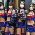 【大阪オートメッセ2022】奥田千尋、里菜らイメージガールがセクシーすぎるミニスカヘソ出し衣装で登場！