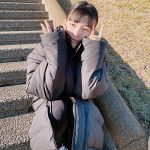 ドラマ『ゴシップ』石井杏奈、日差しを浴びながらピースな休憩ショットを公開